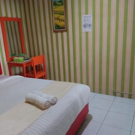 Hotel Krui Syariah ภายนอก รูปภาพ