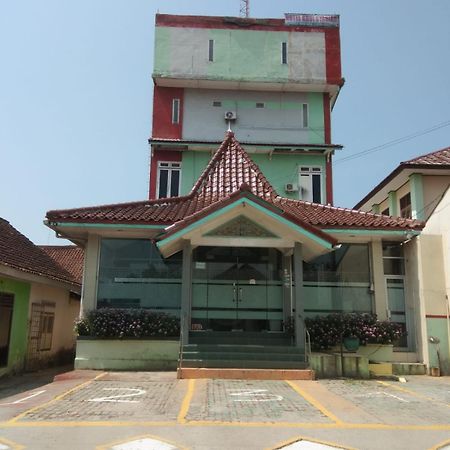 Hotel Krui Syariah ภายนอก รูปภาพ