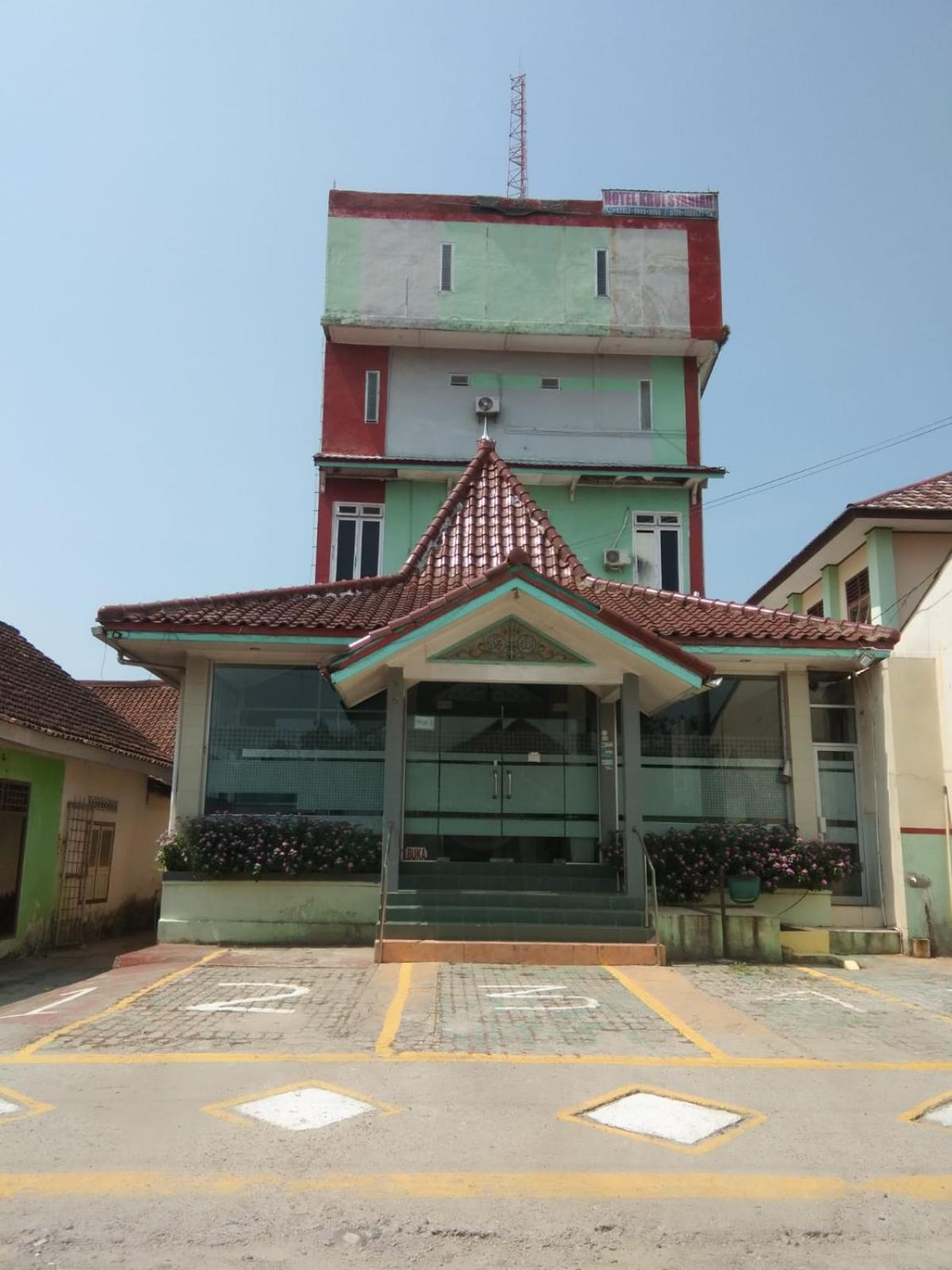 Hotel Krui Syariah ภายนอก รูปภาพ